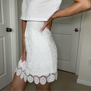 White skirt size XS woman girl Suzy Shier